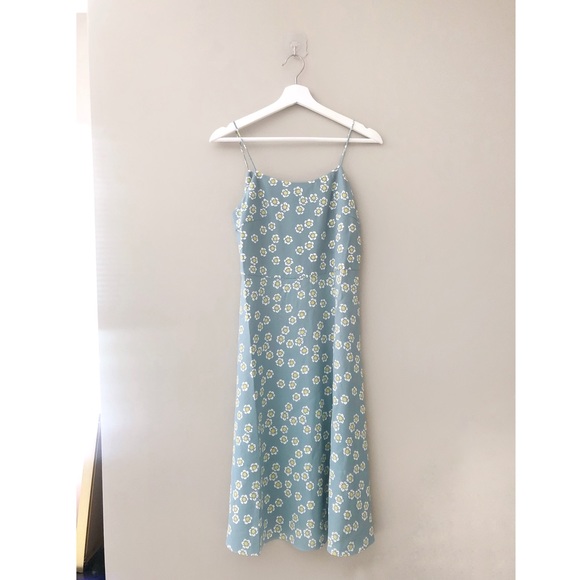 🆕NWOT Silk Floral Daisy Slip Dress - Picture 3 of 7